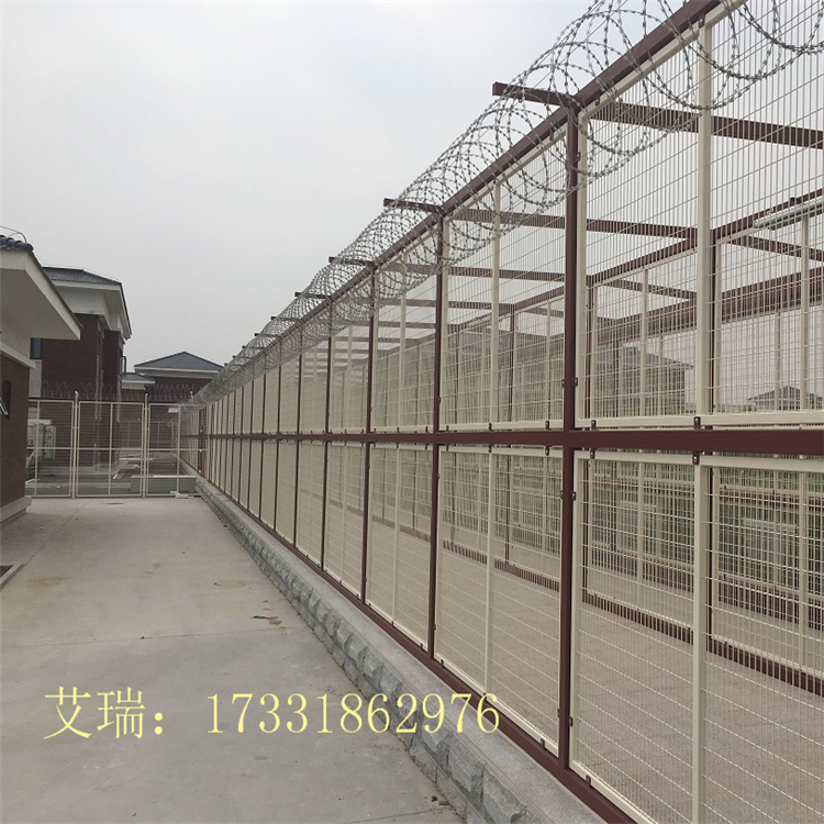 Y型柱监狱隔离网