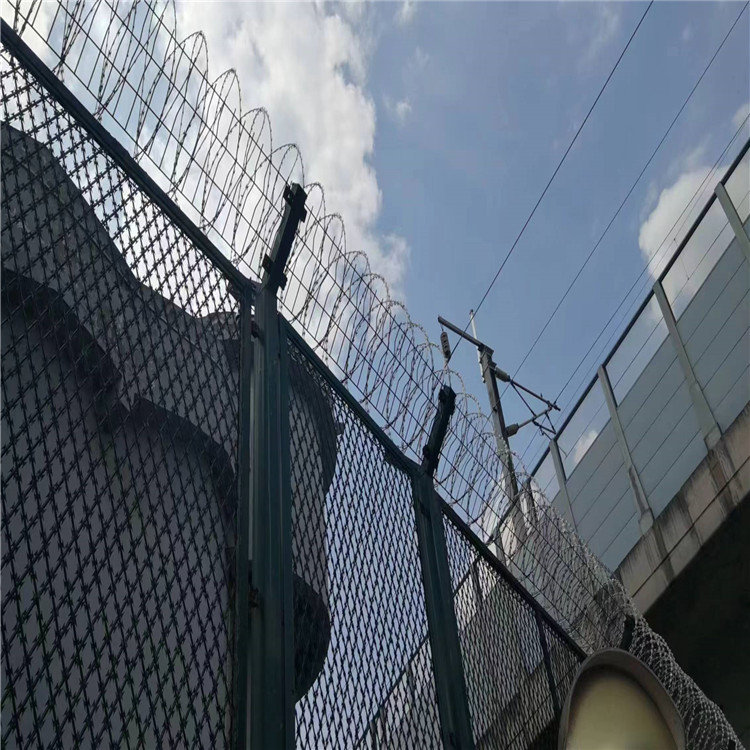 拘留所防攀爬焊接刀片刺隔离网